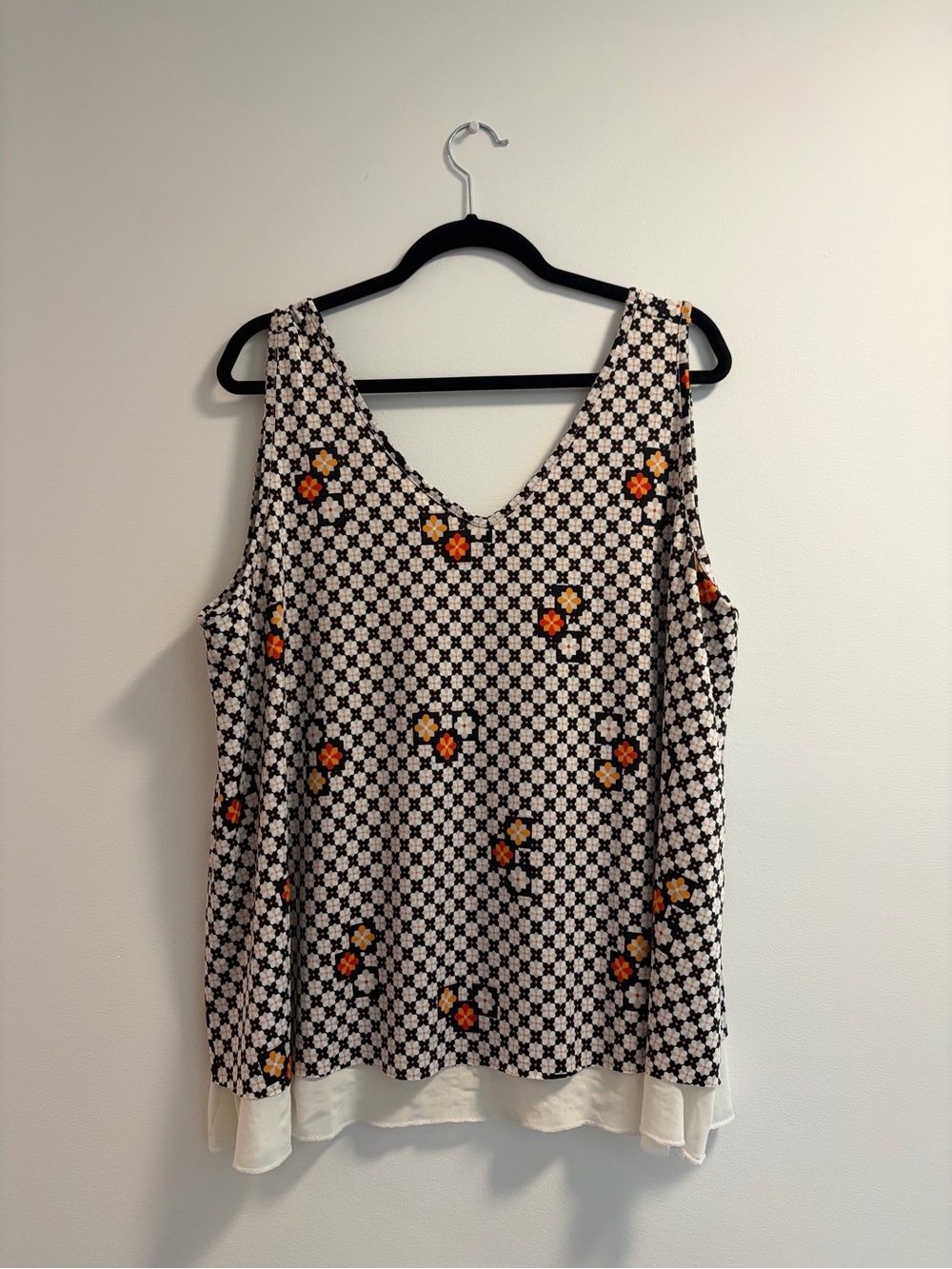 Penningtons Black & Cream Floral Check V-Neck Tank